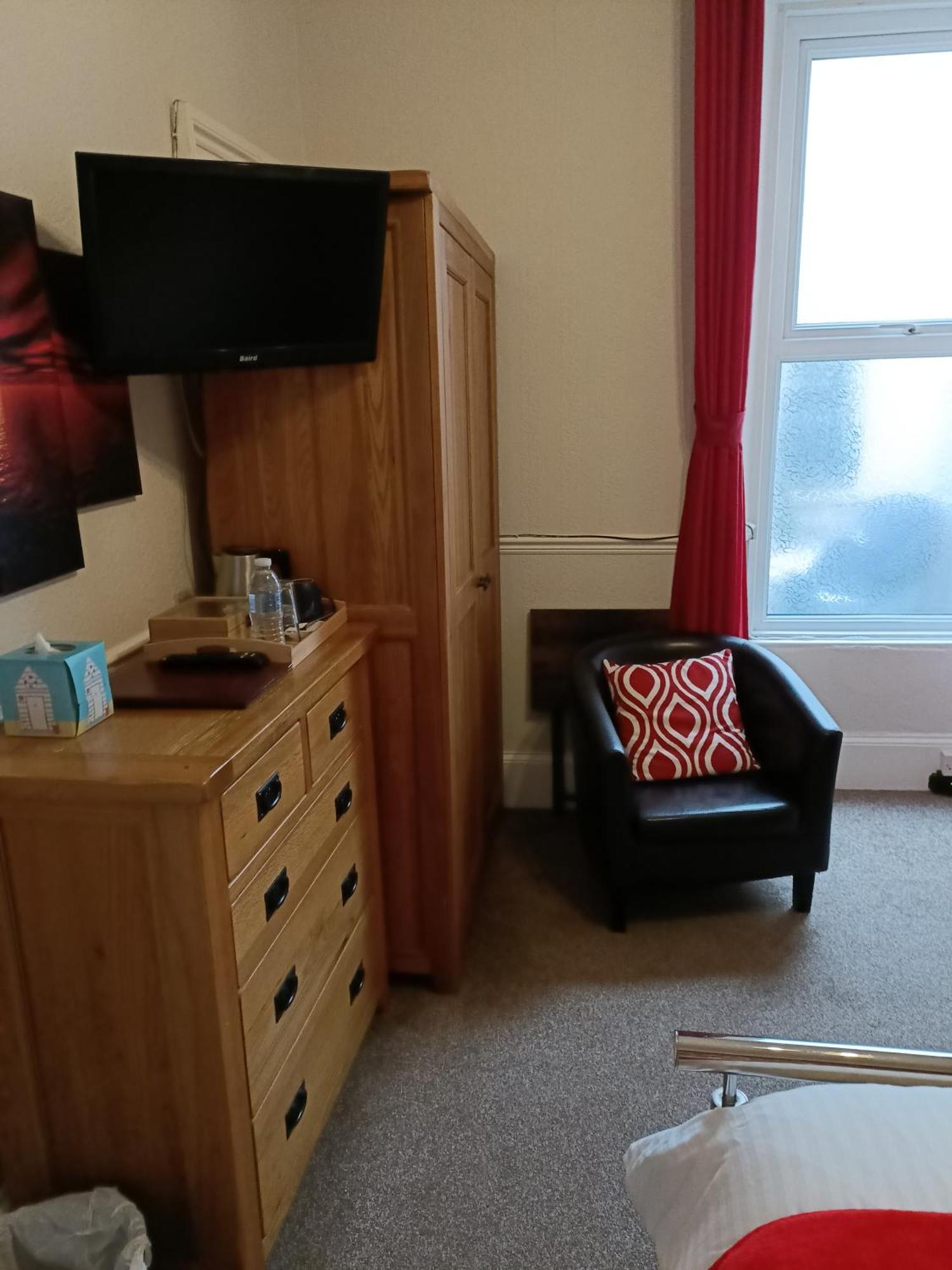Lawnswood Guest House Торки Екстериор снимка